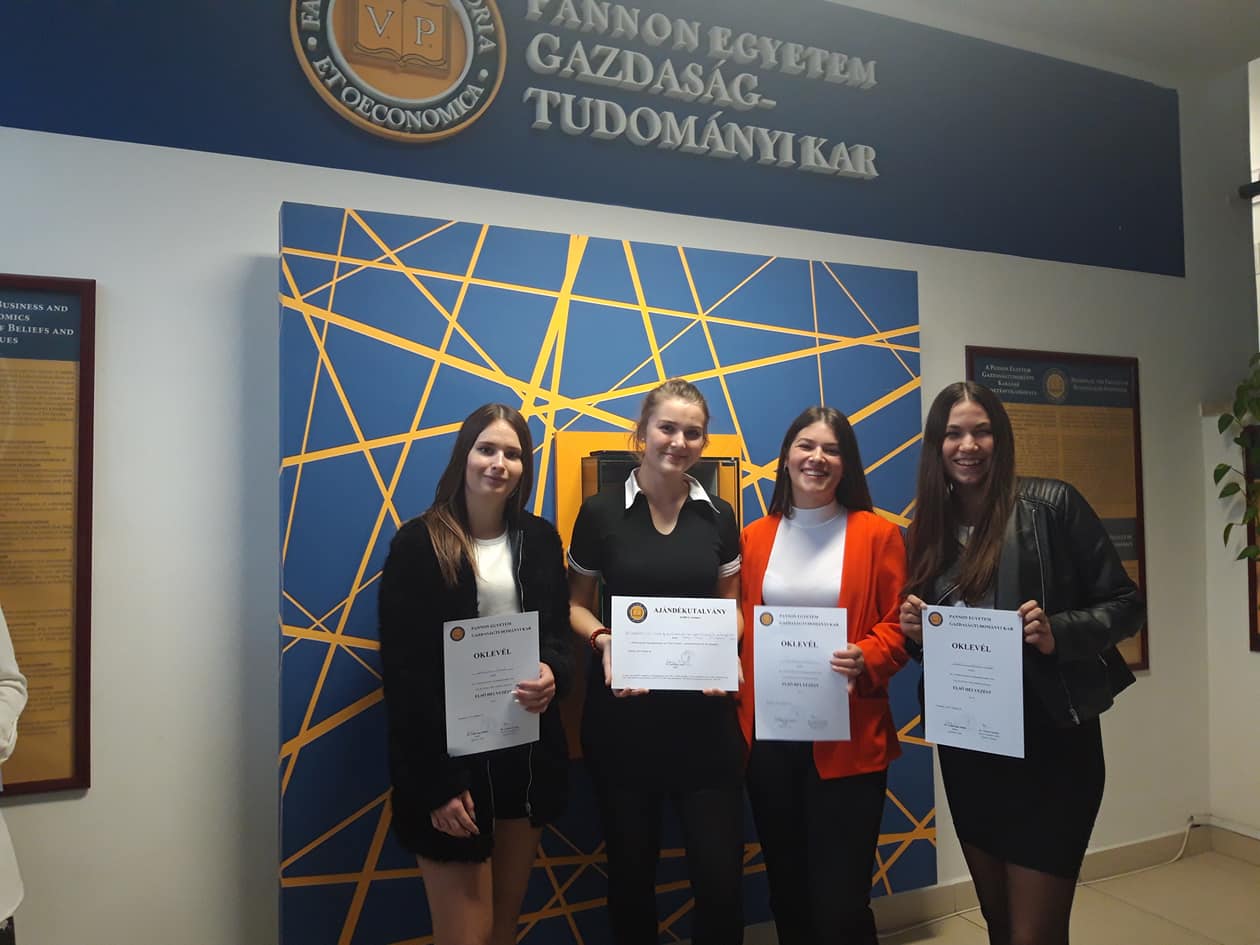 43591438 2115896488471606 4846000871248494592 o